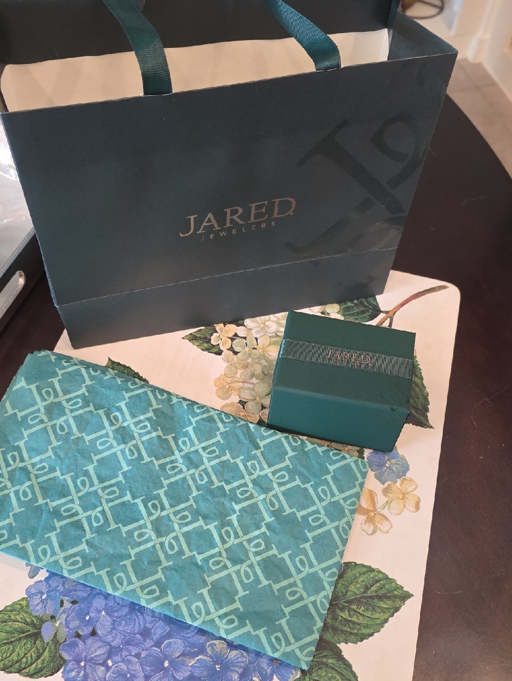 Jared Jewelry Gift Box with Gold Logo